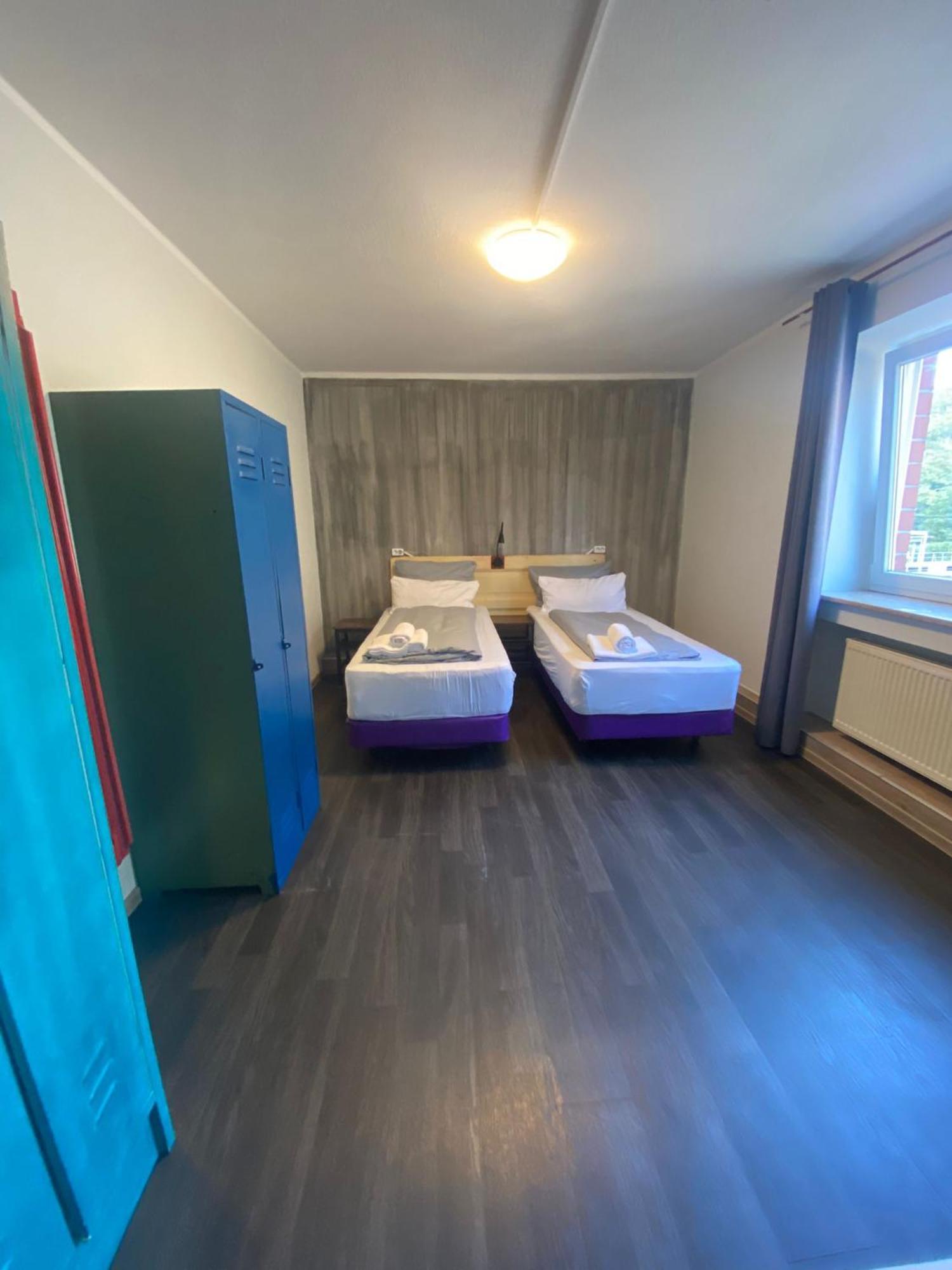 Serviced Mecklenheide Apartment